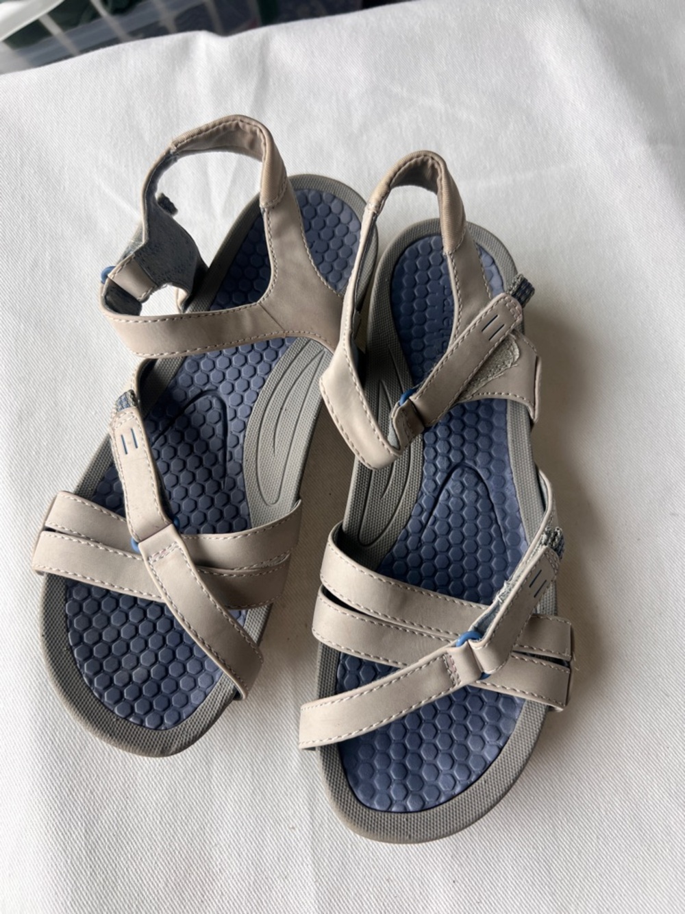 BareTraps Beige Strappy Sandals with Blue Footbed